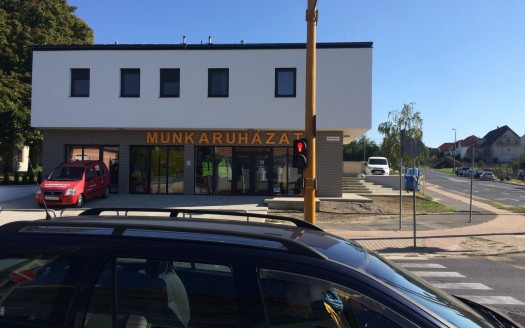 SZABADI ÜZLETHÁZ